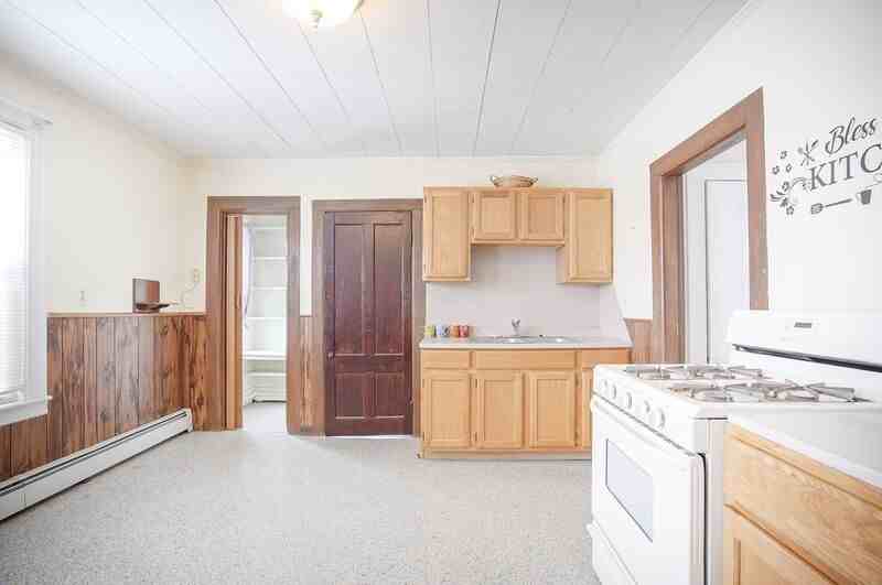 13 1/2 Weston St #2 - Photo 5 of 10