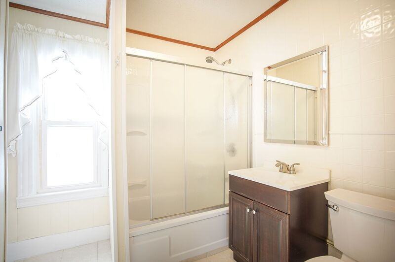 13 1/2 Weston St #2 - Photo 6 of 10