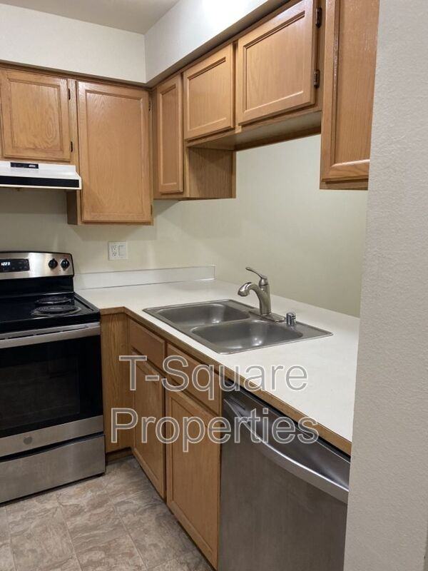 7632 230th St Sw #D - Photo 4 of 19