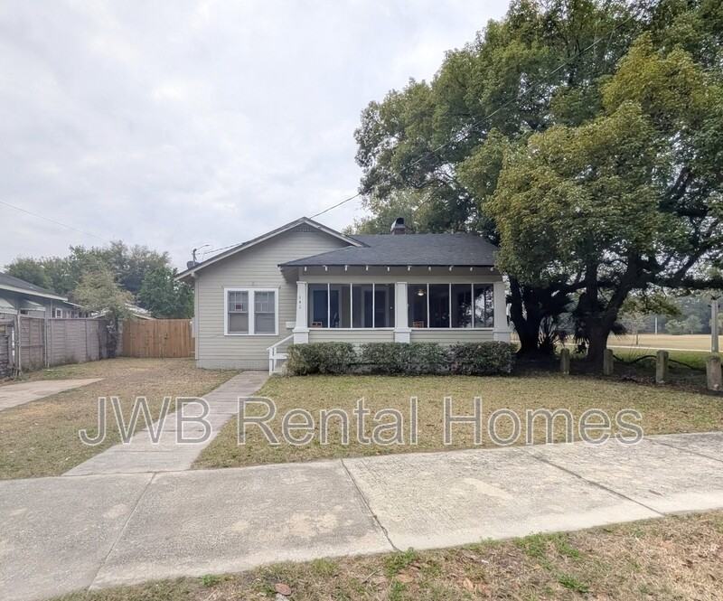 542 W 28th St - Photo 2 of 16