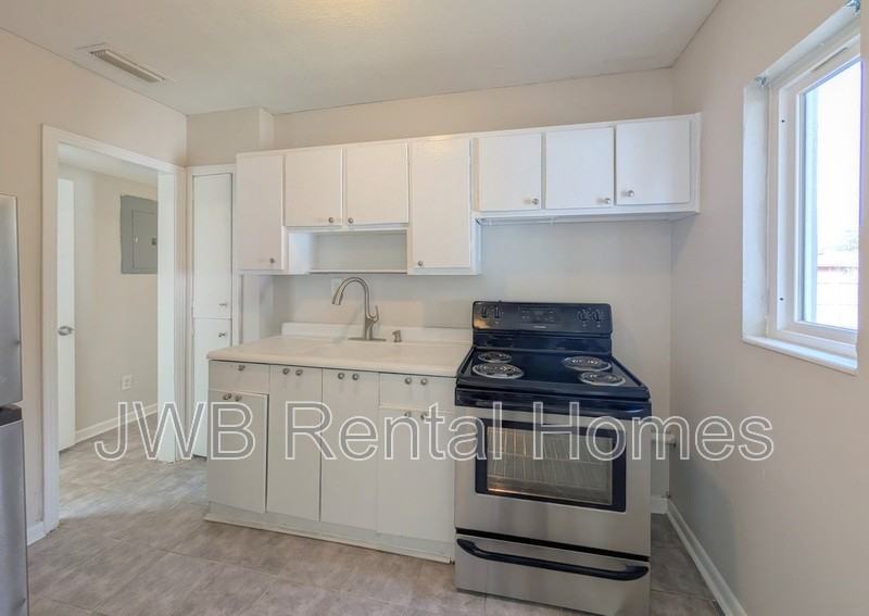 149 W 43rd St - Photo 4 of 17