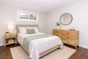 featured image of 1104 N Hawthorne St #A