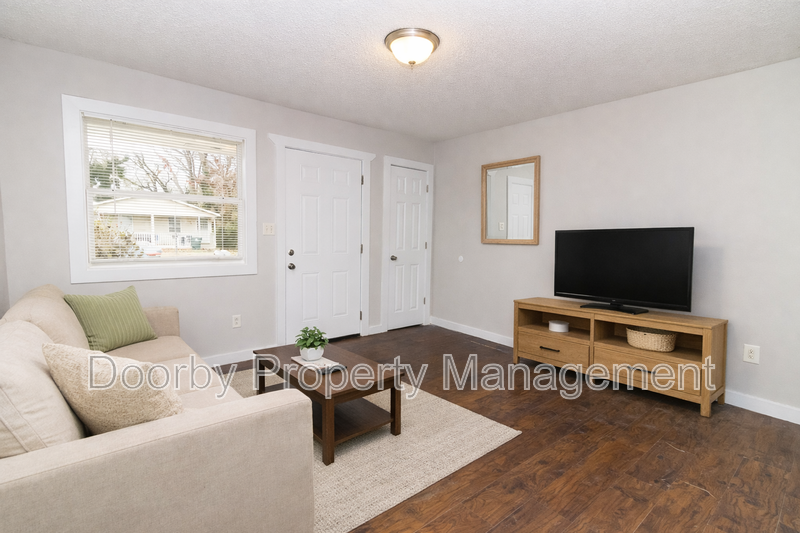 1104 N Hawthorne St #A - Photo 4 of 14