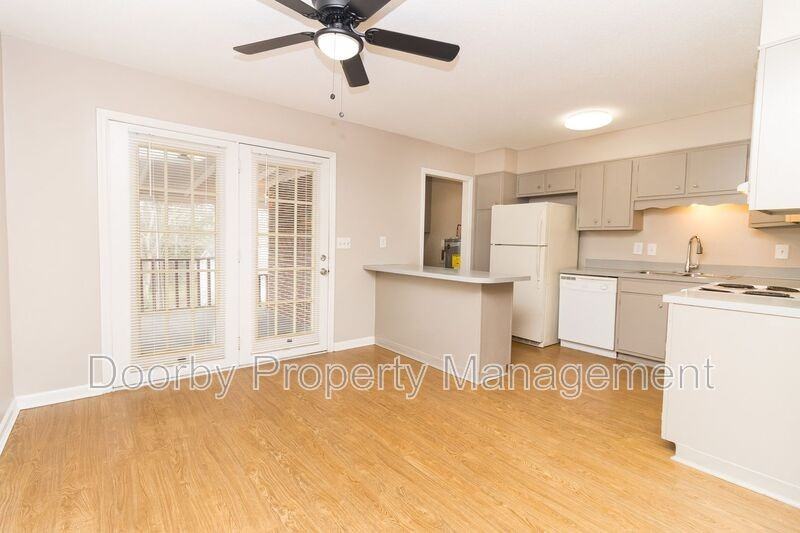 4235 Greenbriar Rd #4 - Photo 4 of 14