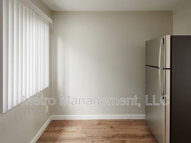 8309 N Fowler Ave - Photo 7 of 12