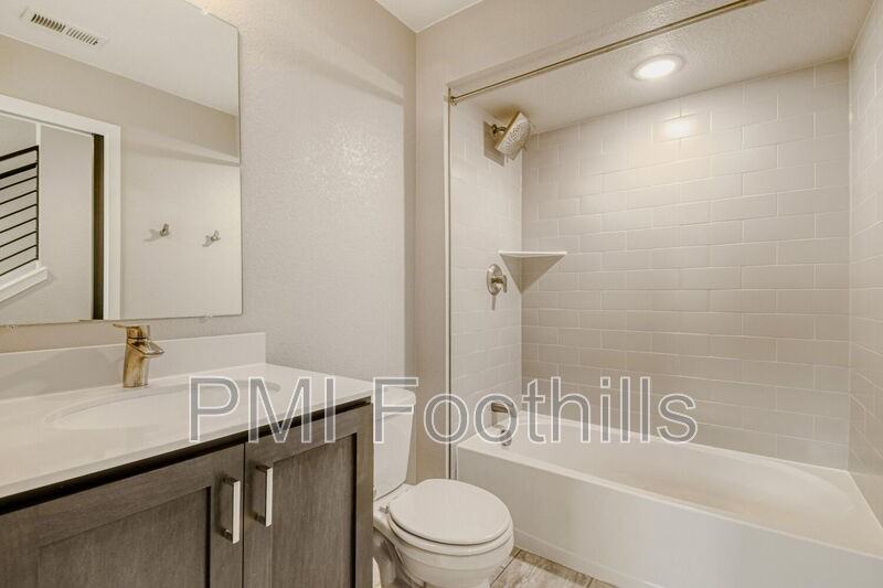 1611 Harlan St #5 - Photo 5 of 22