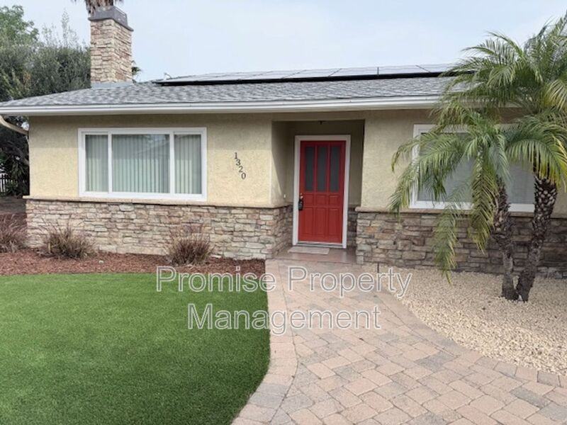 1320 La Miranda Ave - Photo 4 of 37