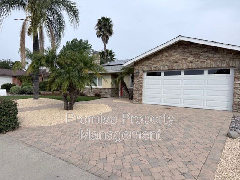 1320 La Miranda Ave - Photo 5 of 37