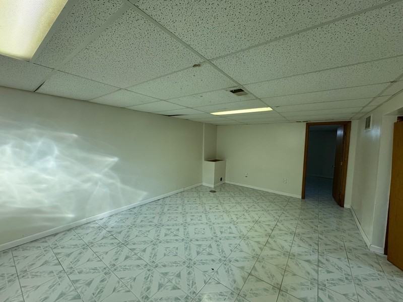 16024 Wellington Ave - Photo 6 of 17