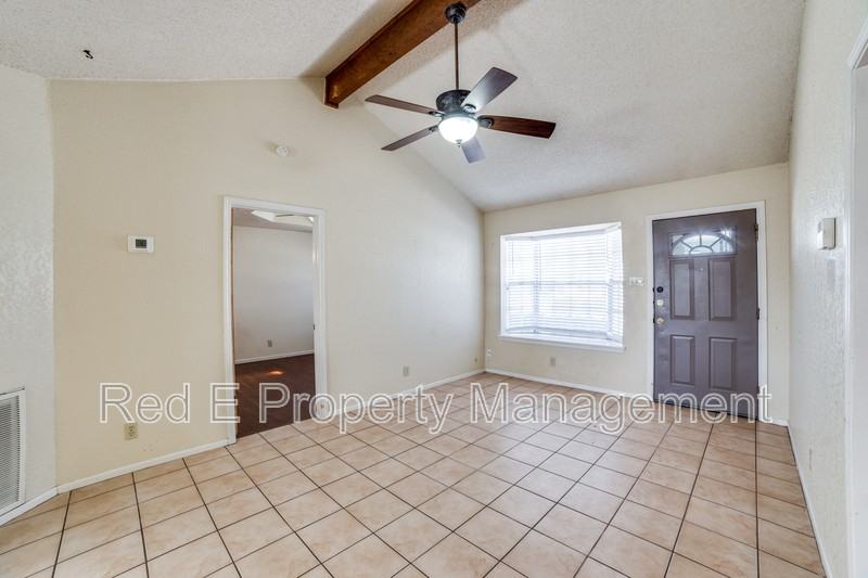 5602 Ivanhoe St - Photo 7 of 26