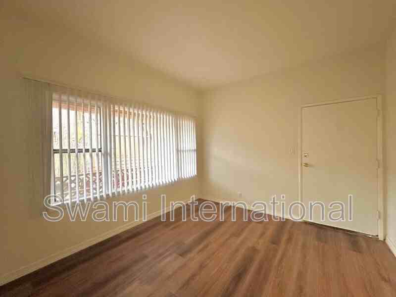 1665 W 182nd St #19 - Photo 5 of 23