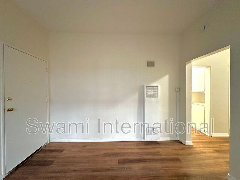 1665 W 182nd St #19 - Photo 7 of 23