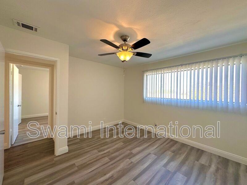 25532 1/4 Oak St - Photo 6 of 29