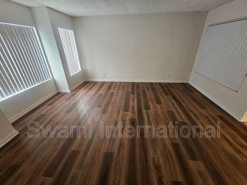 926 N Wilmington Blvd #08 - Photo 3 of 17