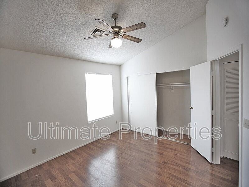 3411 W Morrow Dr #3 - Photo 6 of 11