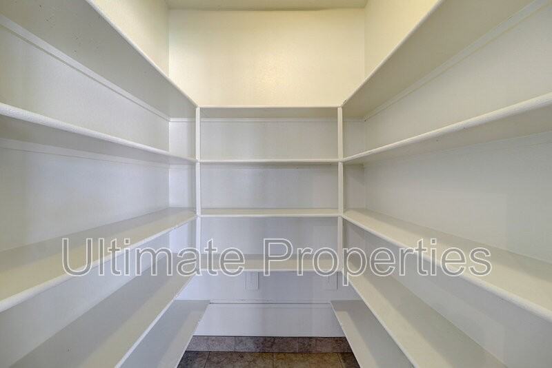 4838 W Brown St - Photo 3 of 11