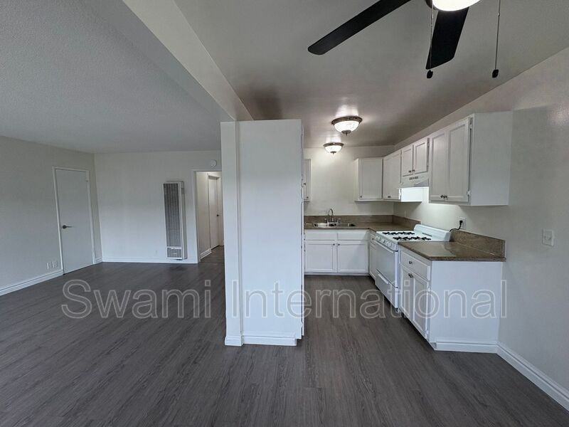 3615 W 104th St #15 - Photo 7 of 18