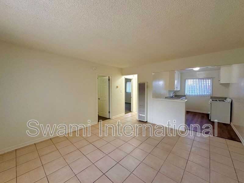 616 W 94th St - Photo 5 of 28