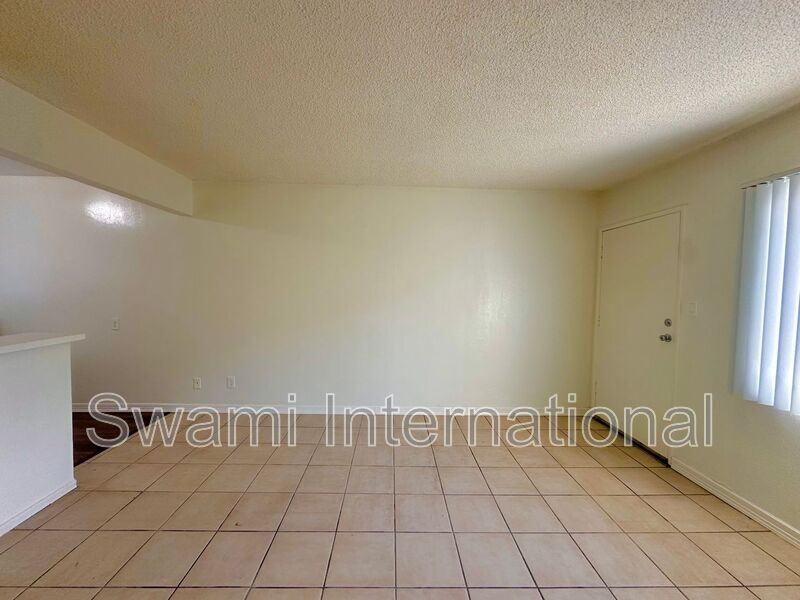 616 W 94th St - Photo 7 of 28