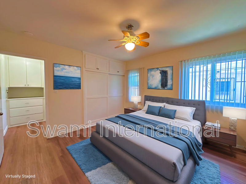 1035 W 102nd St #3 - Photo 3 of 17