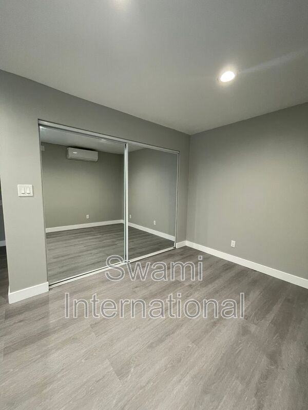 7102 1/2 S Figueroa St - Photo 5 of 11