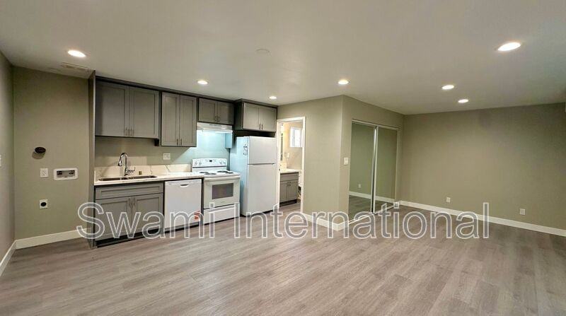 7102 1/2 S Figueroa St - Photo 7 of 11