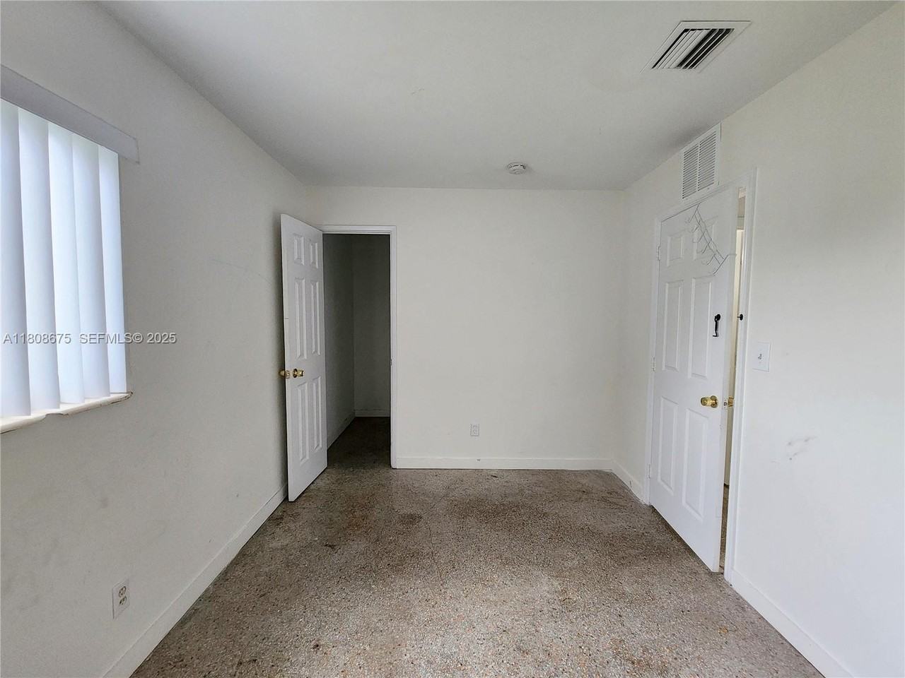 1564 Northwest 31st Way - Photo 7 of 18