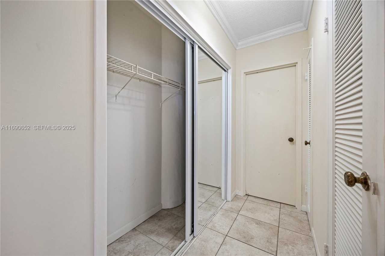 3725 South Ocean Drive - Photo 4 of 44