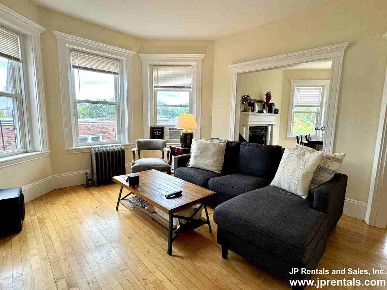 590 Centre St #10 - Photo 3 of 12