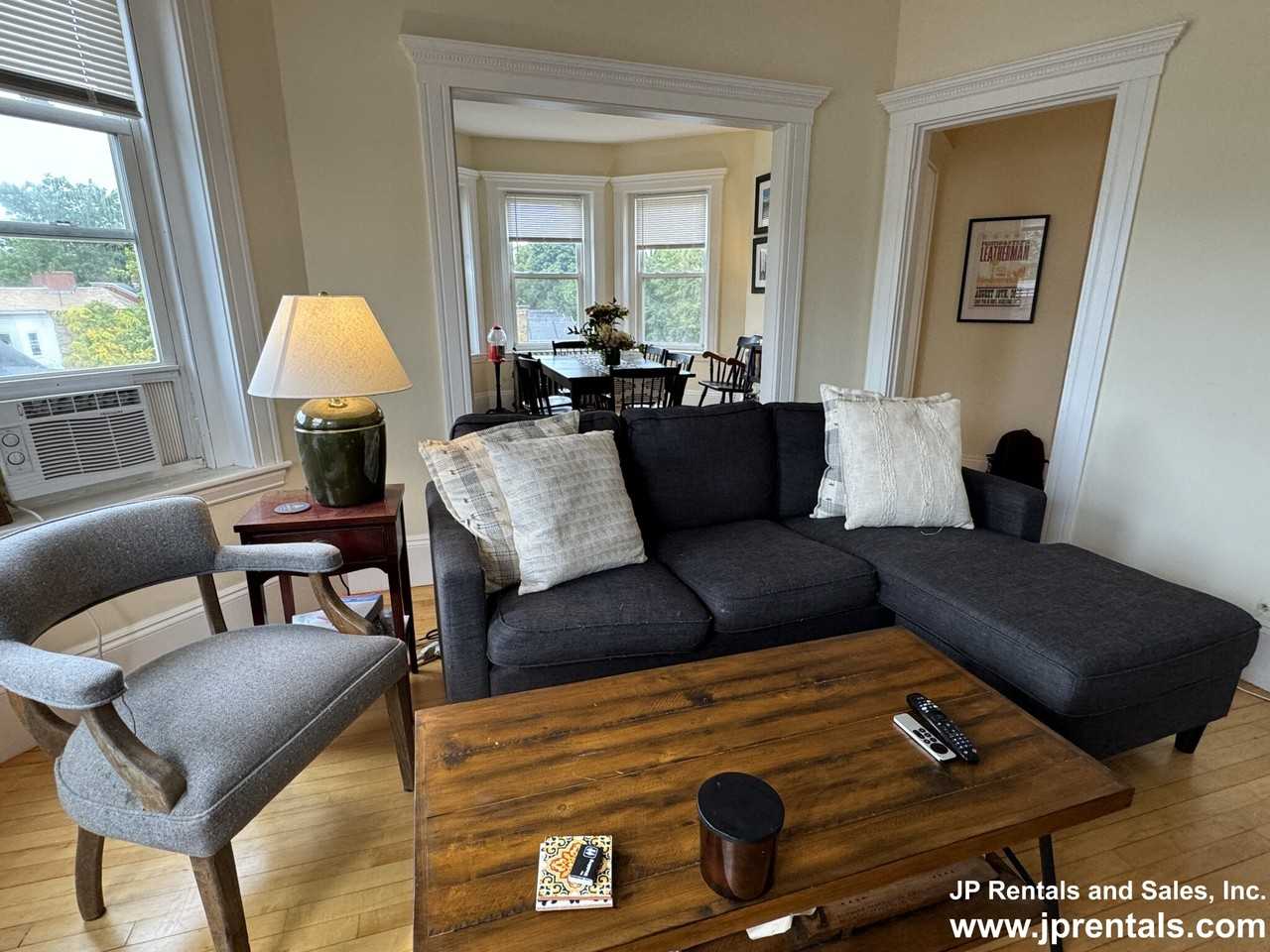 590 Centre St #10 - Photo 4 of 12