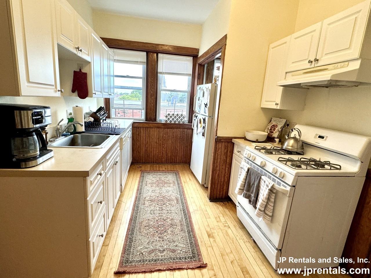 590 Centre St #10 - Photo 6 of 12