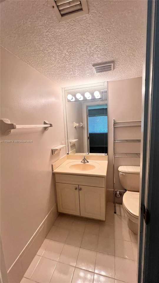 7820 Northwest 7th Street ##101 - Photo 7 of 30