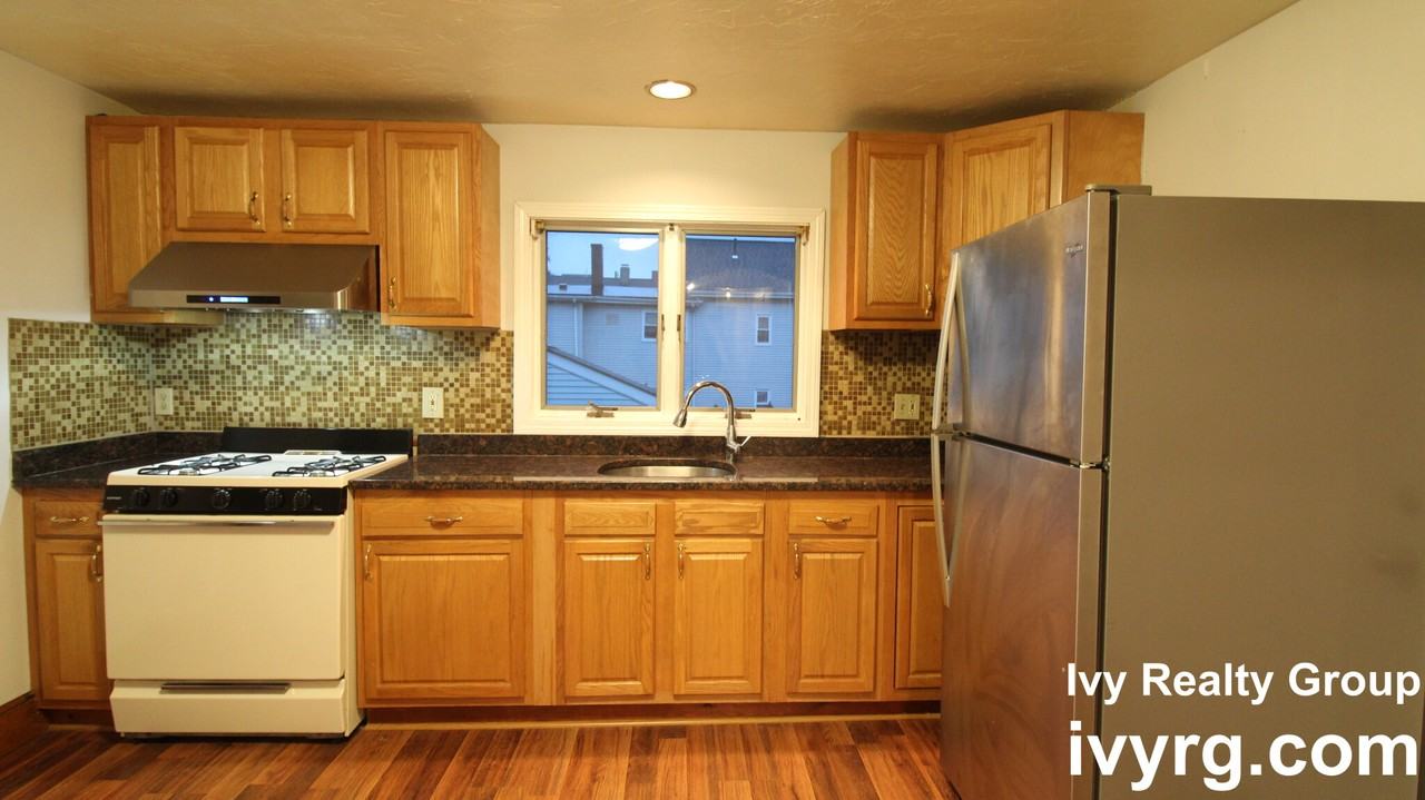 108 Cross St #1FL - Photo 2 of 10