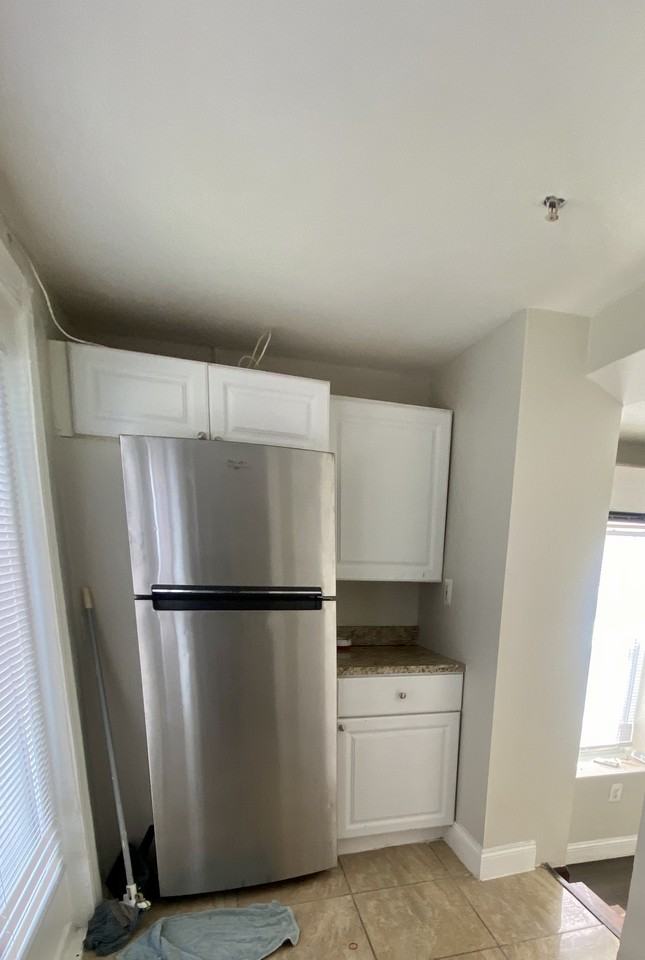 32 Hinckley St #1R - Photo 2 of 10