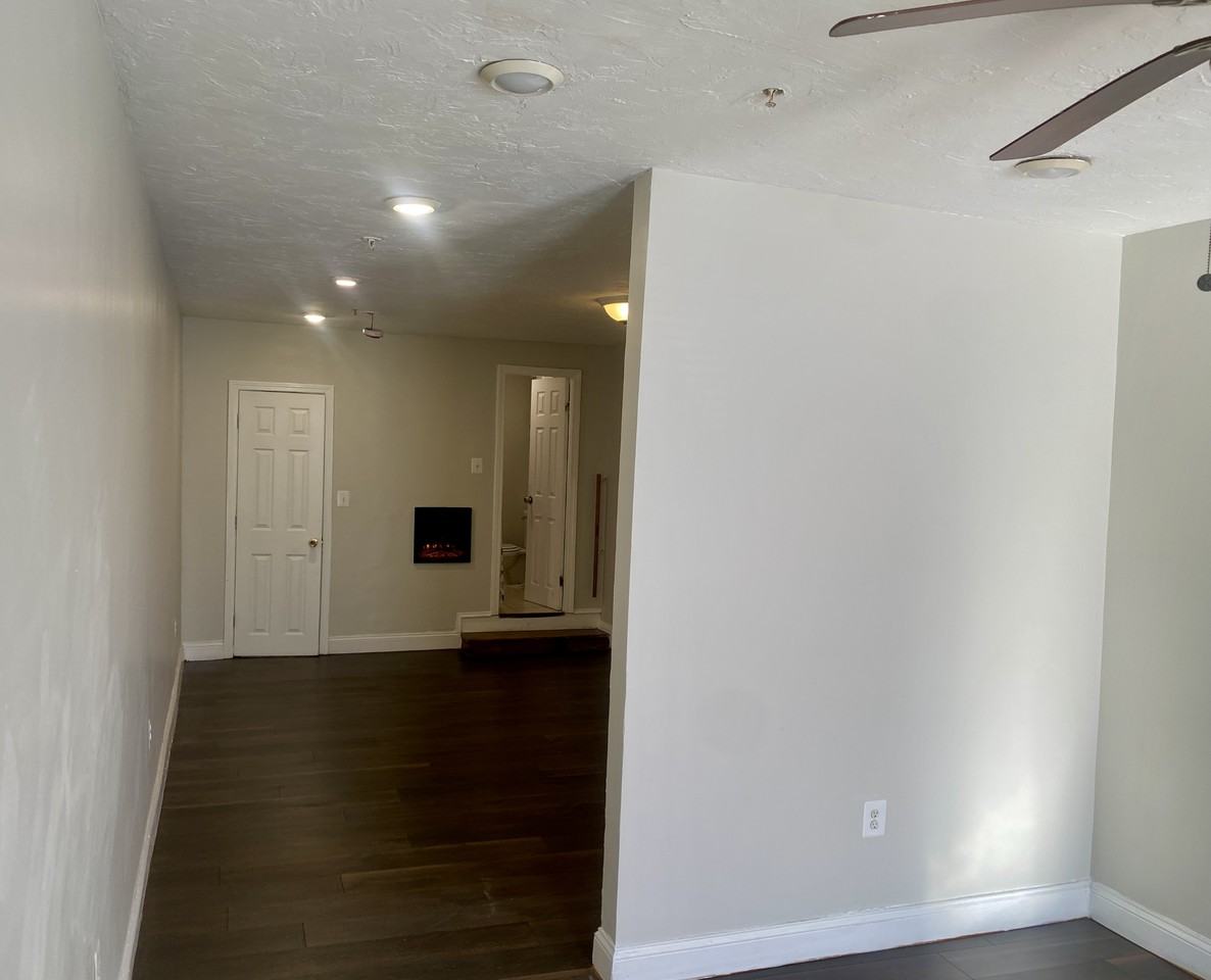 32 Hinckley St #1R - Photo 5 of 10