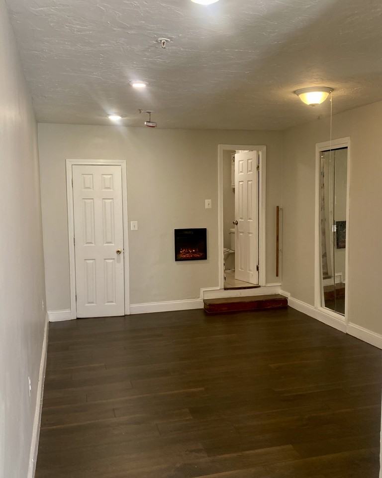 32 Hinckley St #1R - Photo 6 of 10