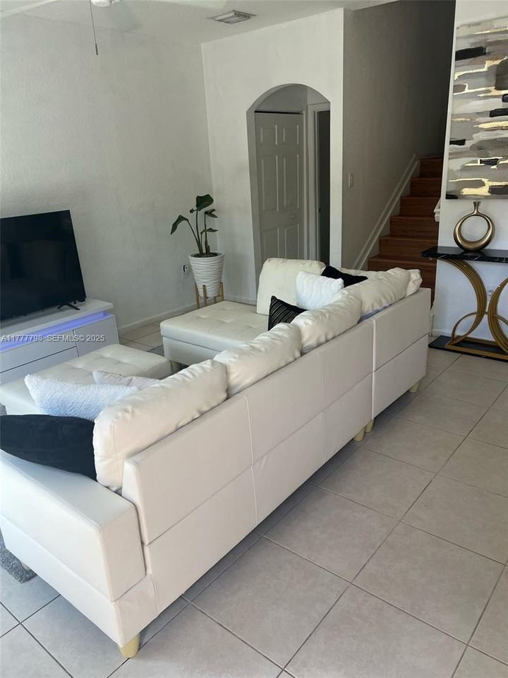 12237 Southwest 27th Street - Photo 3 of 9