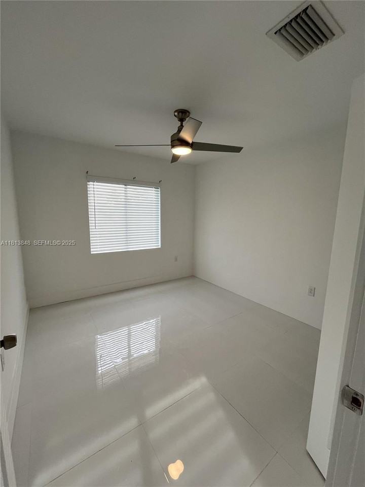 29905 Southwest 149th Court - Photo 7 of 9