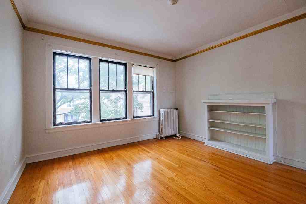 1915 W Winnemac Ave #10Q - Photo 7 of 18