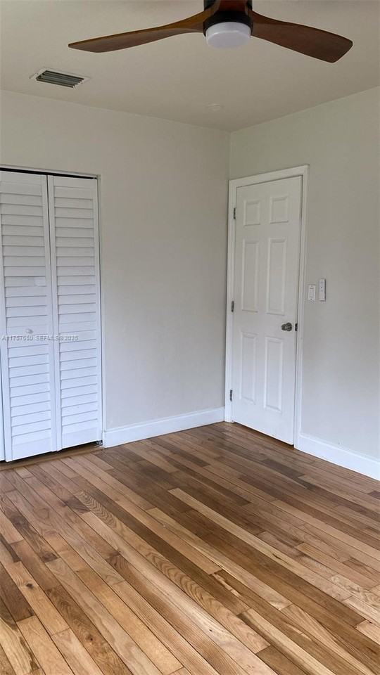 713 Southwest 10th Street - Photo 5 of 29