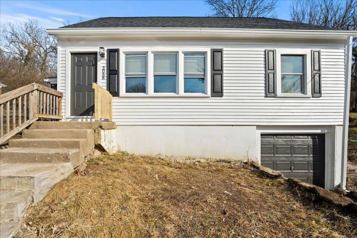 3068 Worthington Ave - Photo 3 of 10