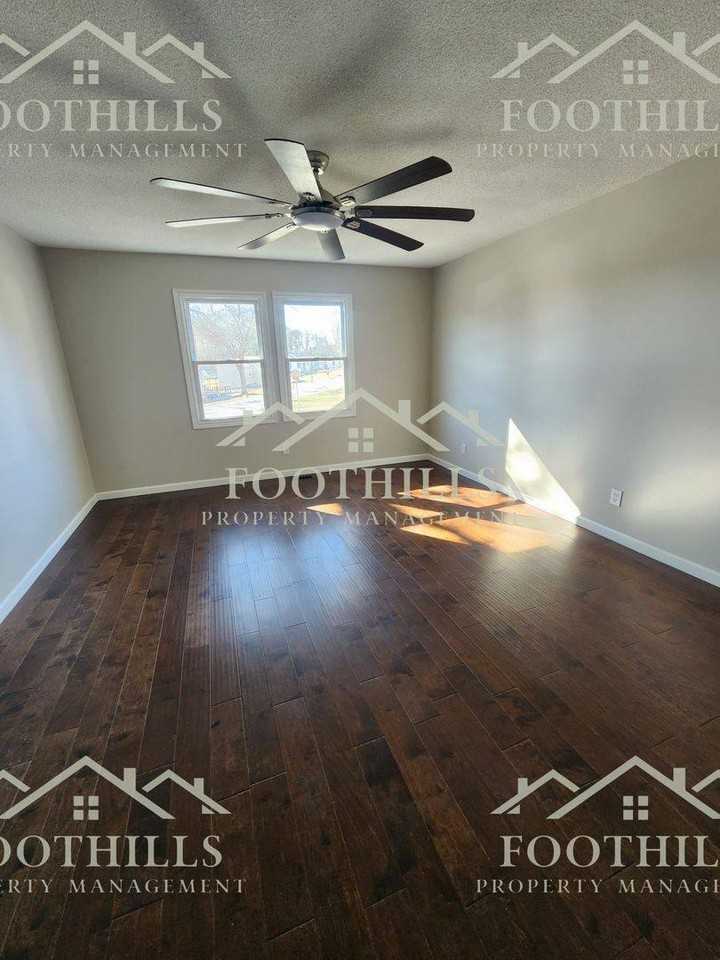 1046 Jackson St - Photo 3 of 9