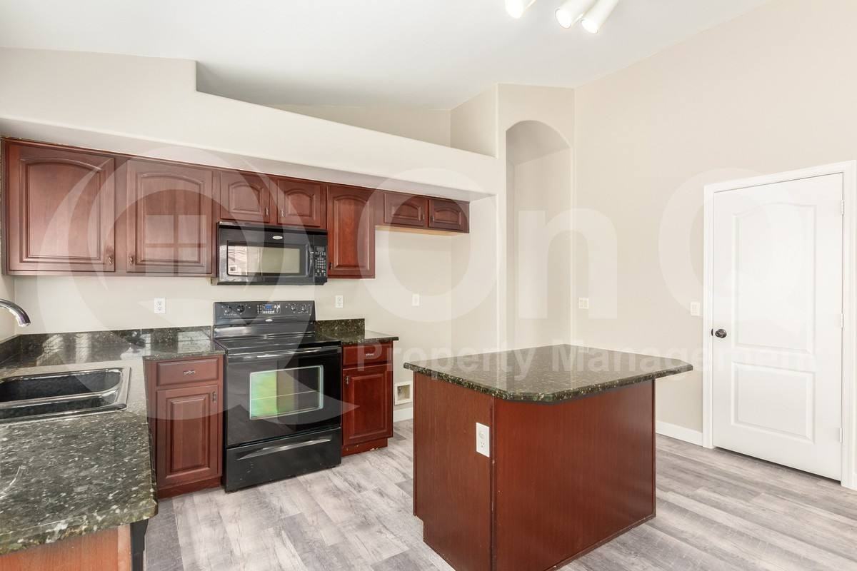 3917 E Tanzanite Ln - Photo 2 of 10
