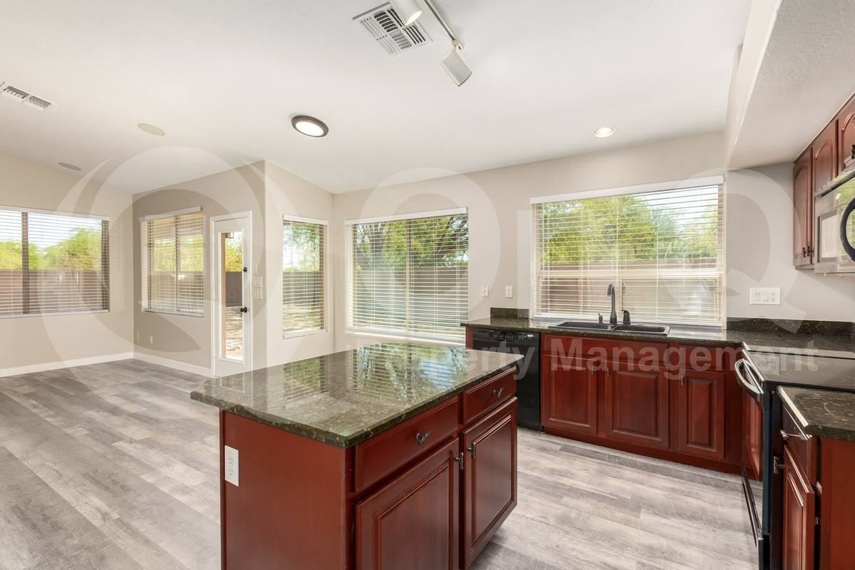 3917 E Tanzanite Ln - Photo 3 of 10