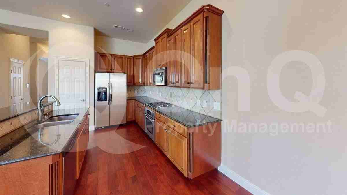 8629 Pauline St - Photo 3 of 10