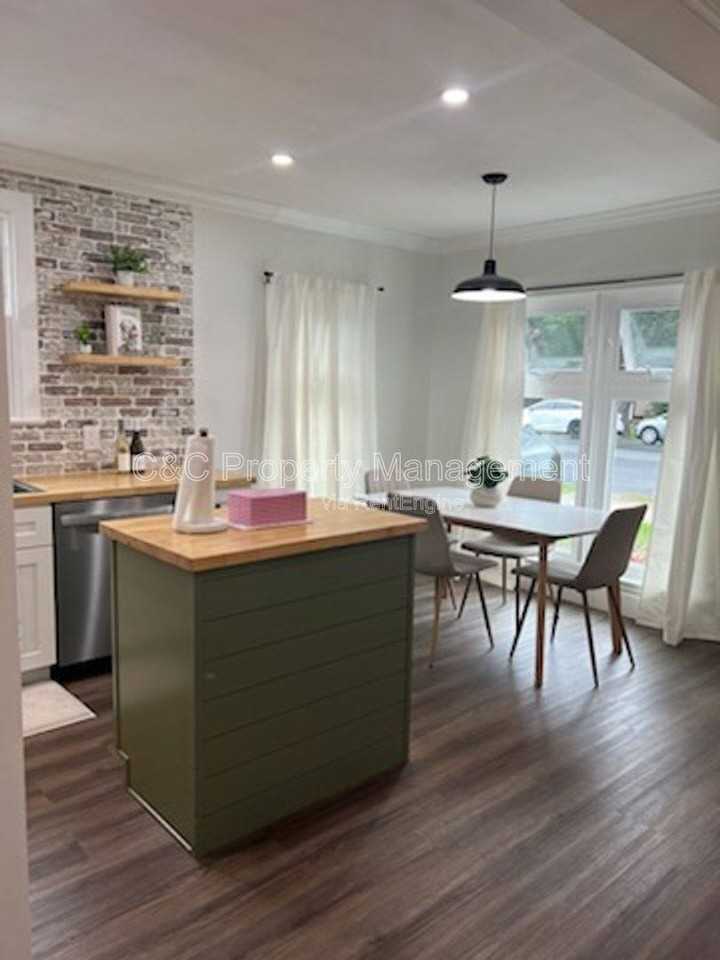 59 W Castle St - Photo 2 of 10
