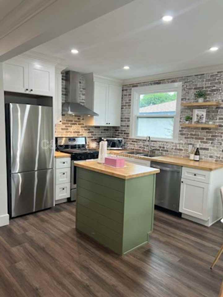 59 W Castle St - Photo 3 of 10