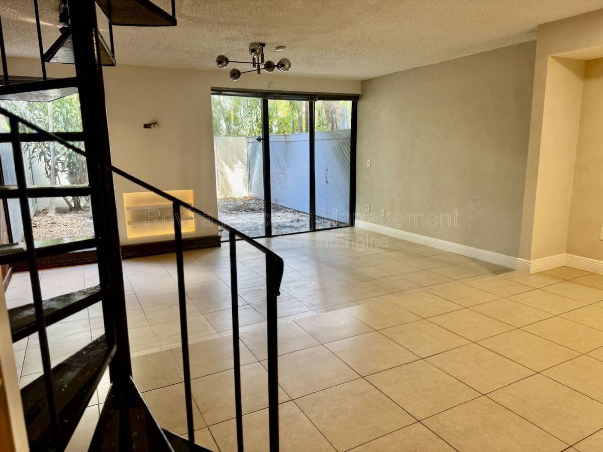 2180 Brickell 9th Ave - Photo 3 of 10