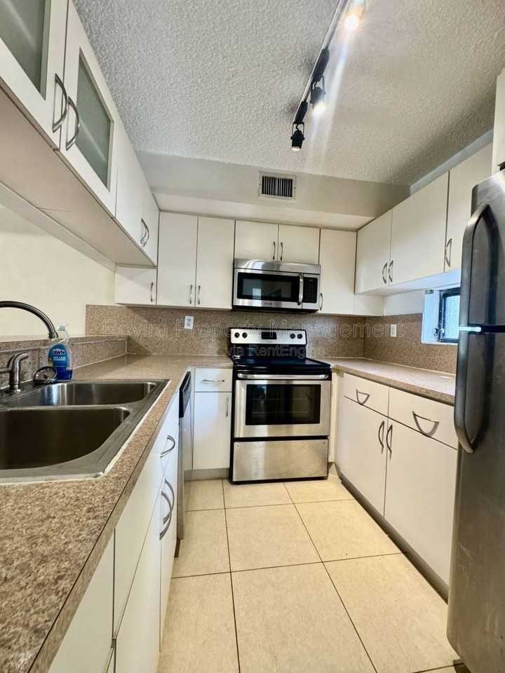 2180 Brickell 9th Ave - Photo 4 of 10