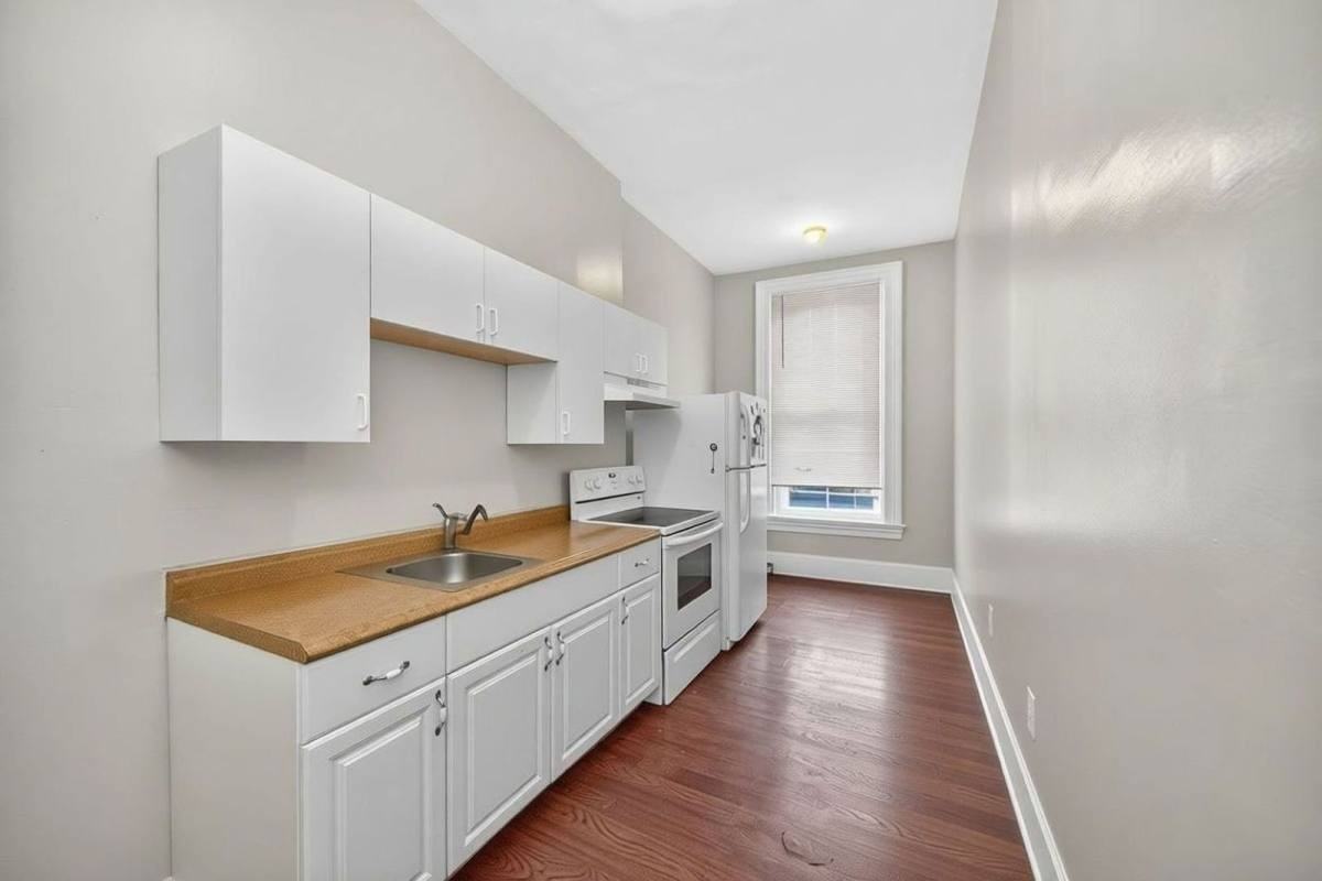 2431 Ohio Ave #3 - Photo 2 of 10